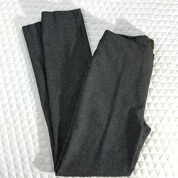 Crosby Pull on Ankle/Cropped Black & White Tweed Pants Size 4 Faux Back Pockets - Picture 3 of 10